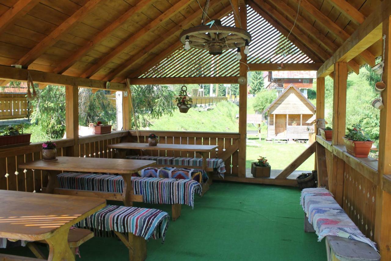 Arnica Montana Hotel Arieşeni Buitenkant foto